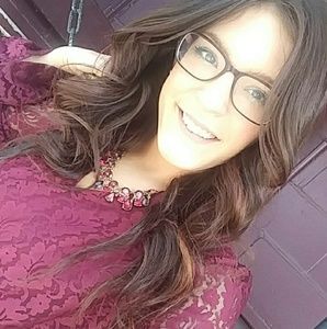 Meet your Posher, Kayla